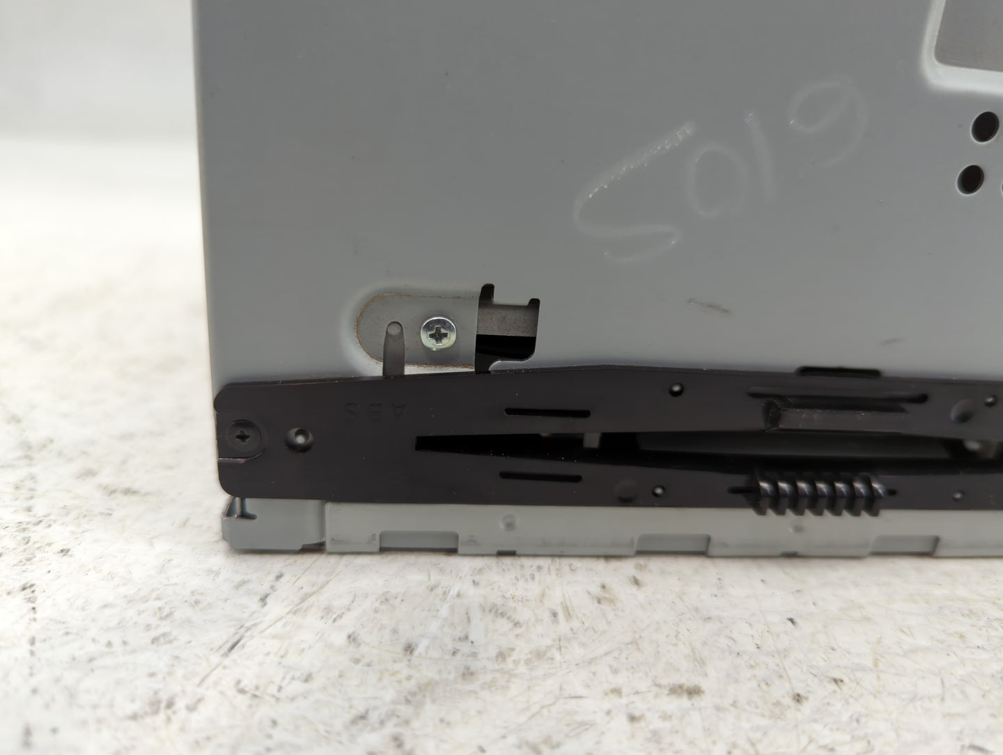 2010-2012 Ford Fusion Am Fm Cd Player Radio Receiver - Oemusedautoparts1.com