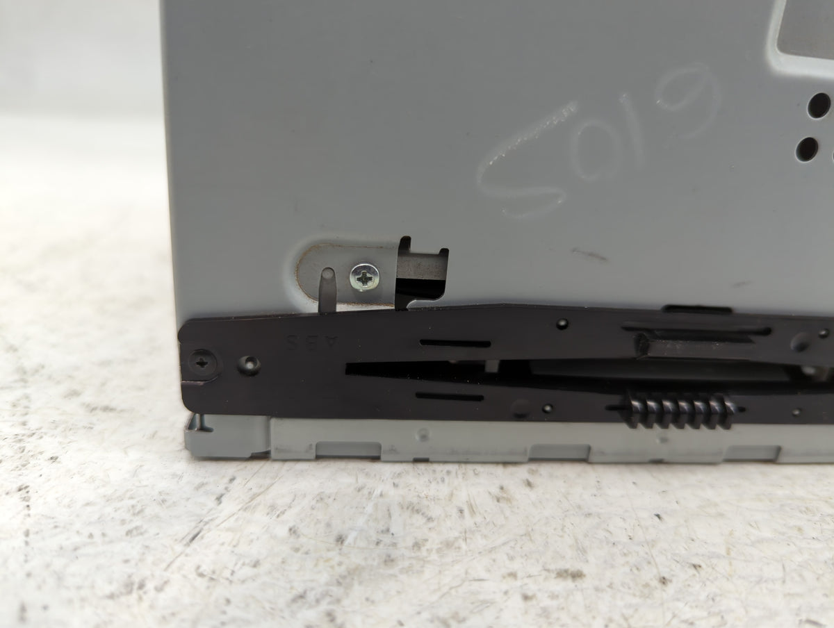 2010-2012 Ford Fusion Radio AM FM Cd Player Receiver Replacement P/N:BE5T-19C157-AB Fits 2010 2011 2012 OEM Used Auto Parts 