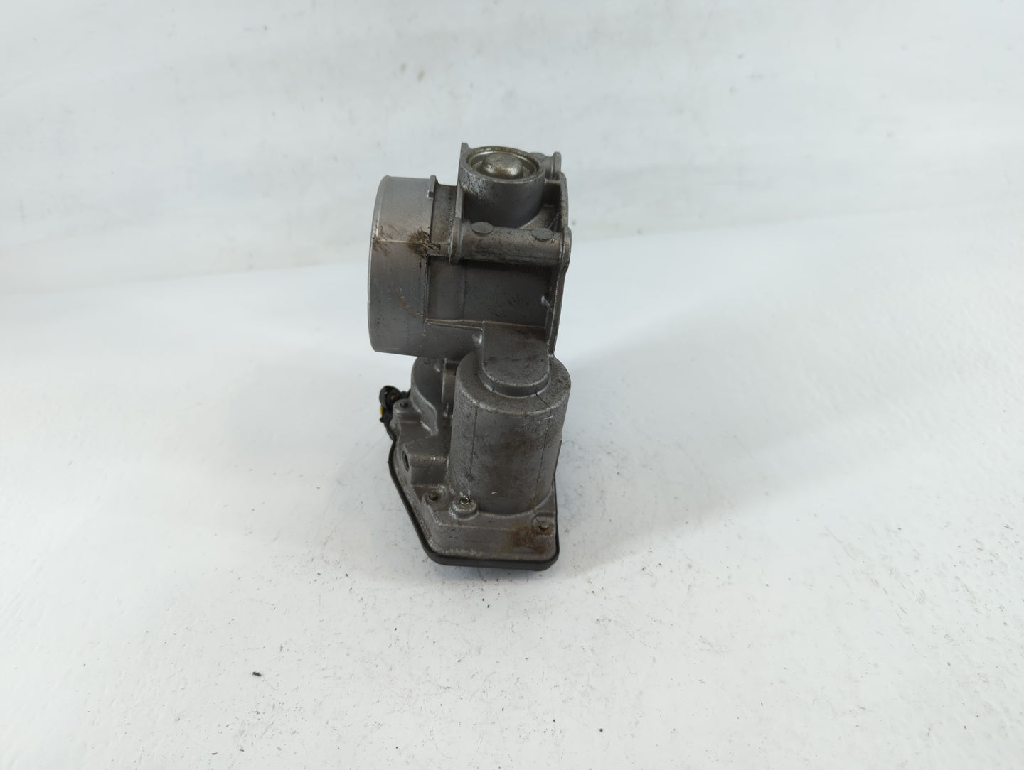 2010-2012 Ford Fusion Throttle Body P/N:DS7Z-A 122 12 3003456 Fits Fits 2009 2010 2011 2012 OEM Used Auto Parts - Oemusedaut