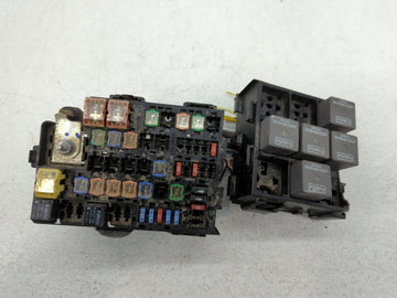 2010-2012 Ford Fusion Fusebox Fuse Box Panel Relay Module P/N:BE5T-14290-E Fits Fits 2010 2011 2012 OEM Used Auto Parts - Oe