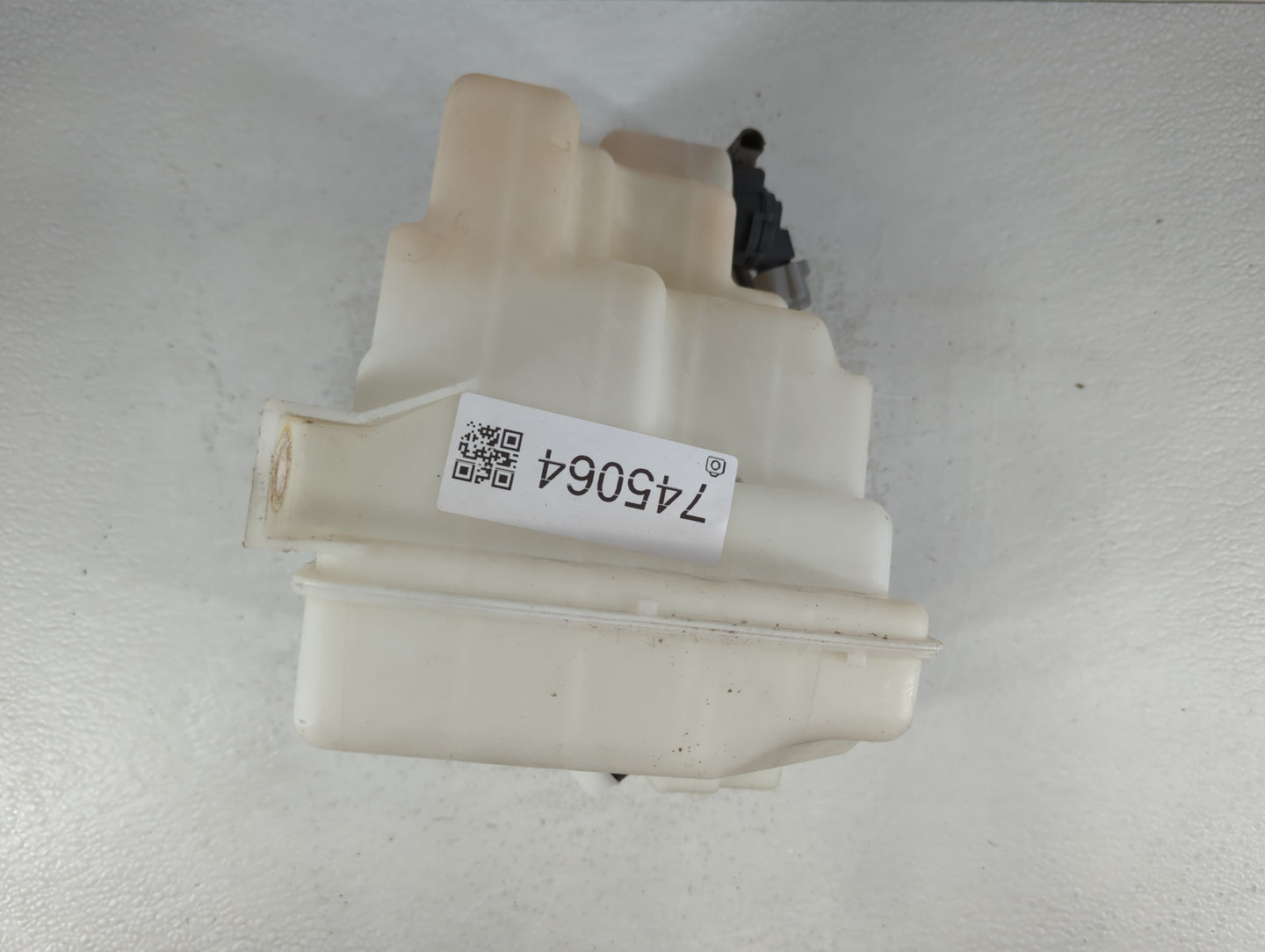 2006-2012 Ford Fusion Windshield Washer Fluid Reservoir Bottle Oem - Oemusedautoparts1.com