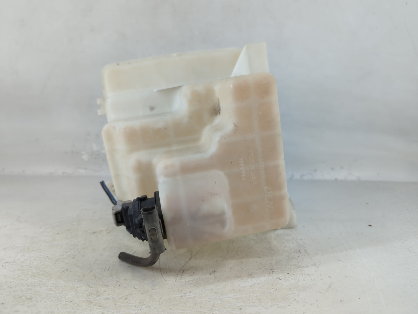 2006-2012 Ford Fusion Windshield Washer Fluid Reservoir Bottle Oem - Oemusedautoparts1.com