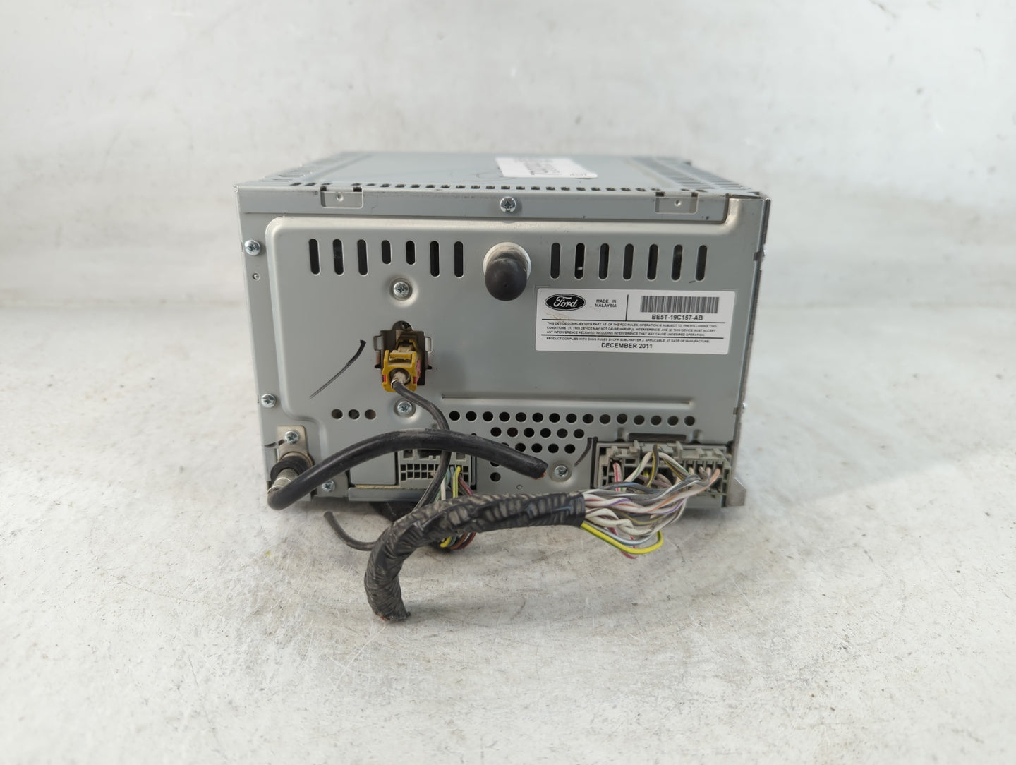 2010-2012 Ford Fusion Radio AM FM Cd Player Receiver Replacement P/N:BE5T-19C157-AB Fits Fits 2010 2011 2012 OEM Used Auto P