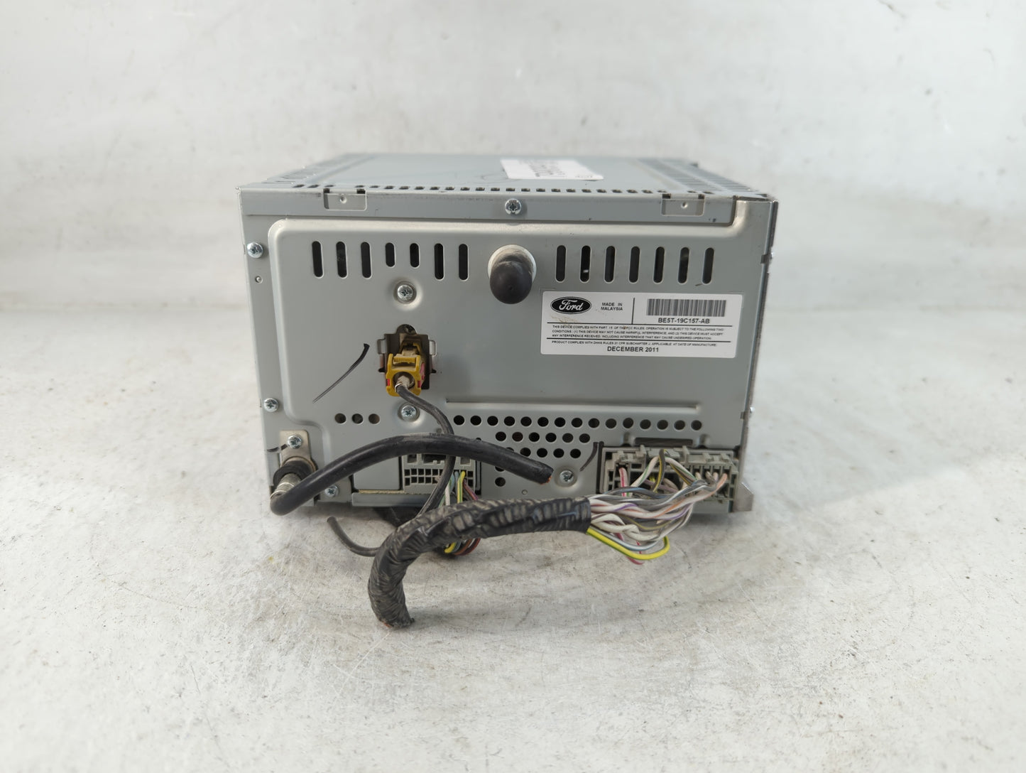2010-2012 Ford Fusion Radio AM FM Cd Player Receiver Replacement P/N:BE5T-19C157-AB Fits Fits 2010 2011 2012 OEM Used Auto P