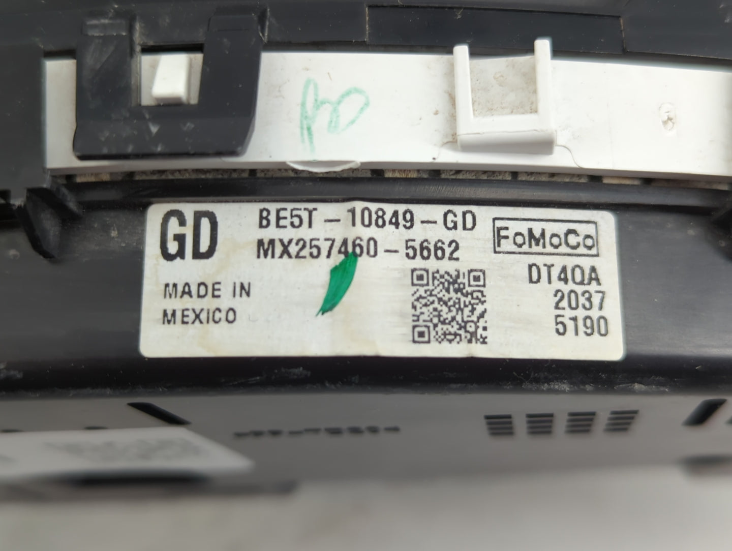 2011-2012 Ford Fusion Instrument Cluster Speedometer Gauges P/N:BE5T-10849-GD Fits Fits 2011 2012 OEM Used Auto Parts - Oemu