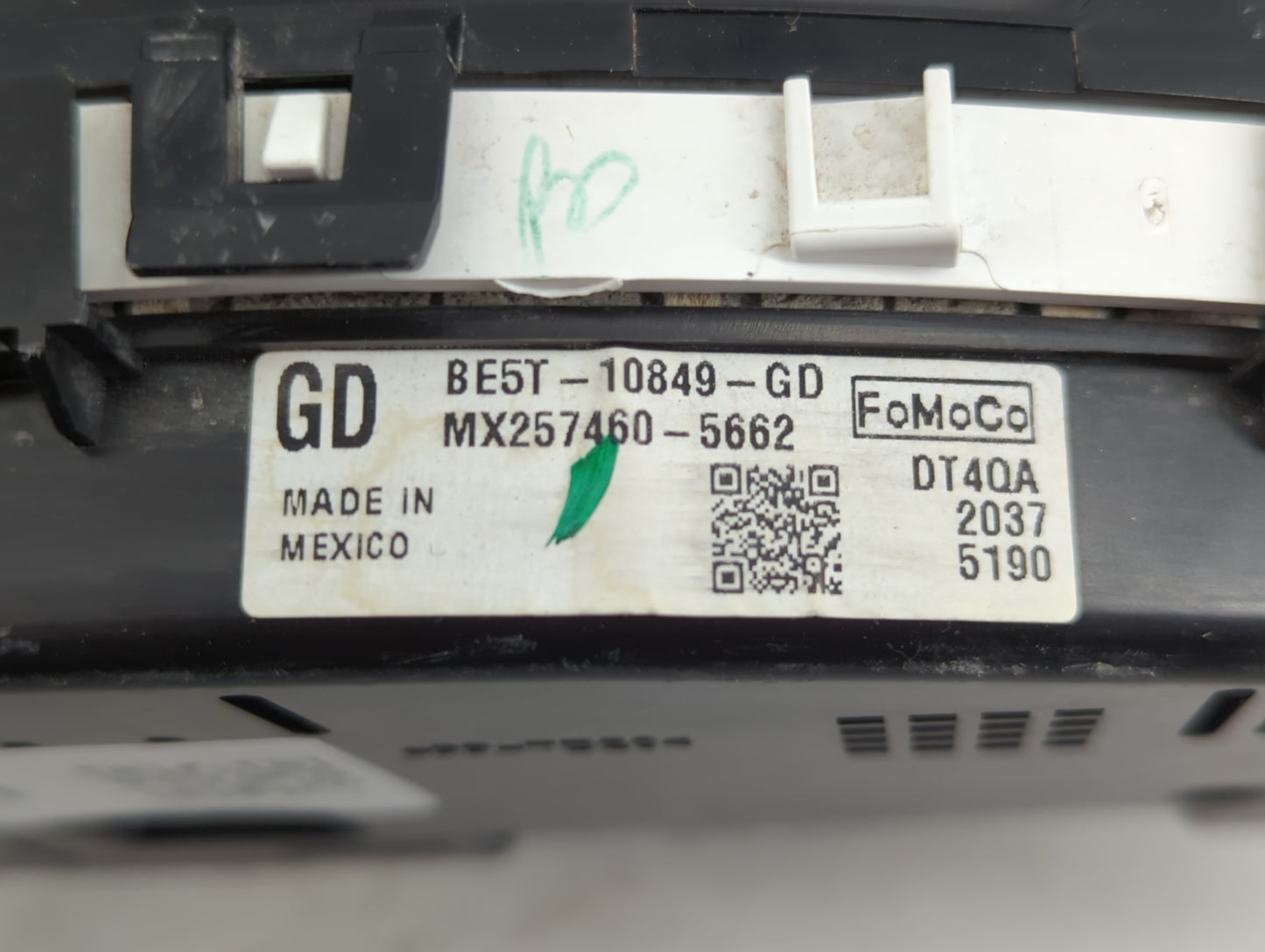 2011-2012 Ford Fusion Instrument Cluster Speedometer Gauges P/N:BE5T-10849-GD Fits Fits 2011 2012 OEM Used Auto Parts - Oemu