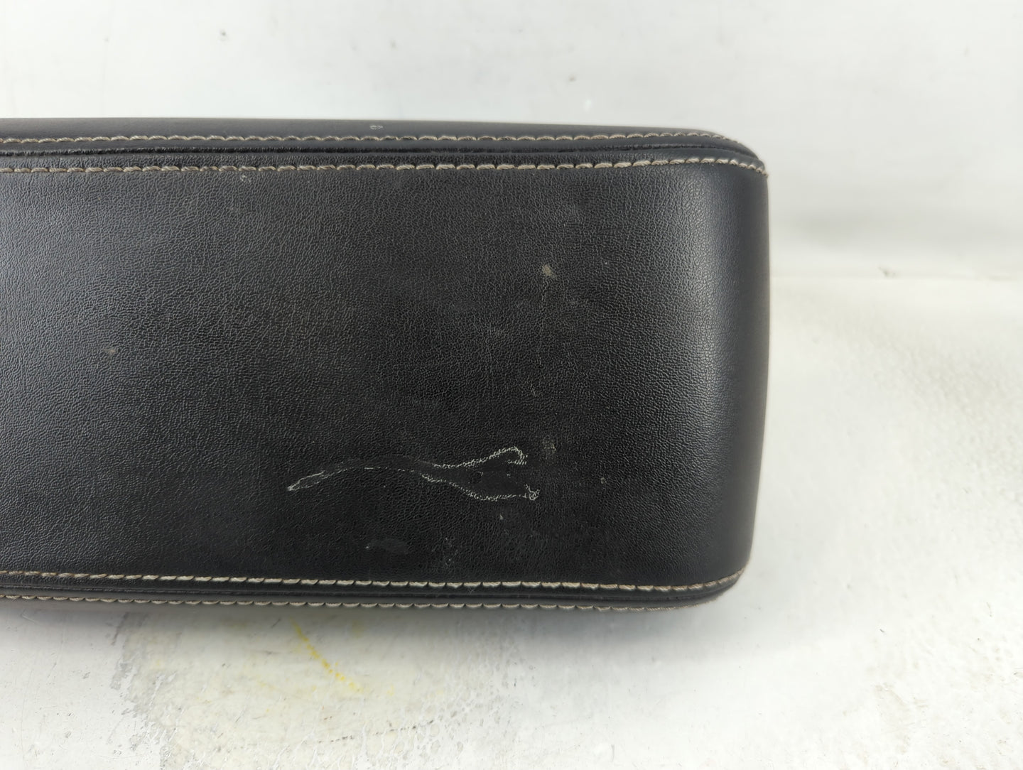 2012 Ford Fusion Center Console Armrest Cover Lid P/N:6E53-5406050-AA Fits OEM Used Auto Parts - Oemusedautoparts1.com