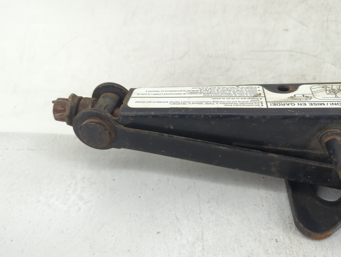 2012 Ford Fusion Spare Scissor Car Jack Black - Oemusedautoparts1.com