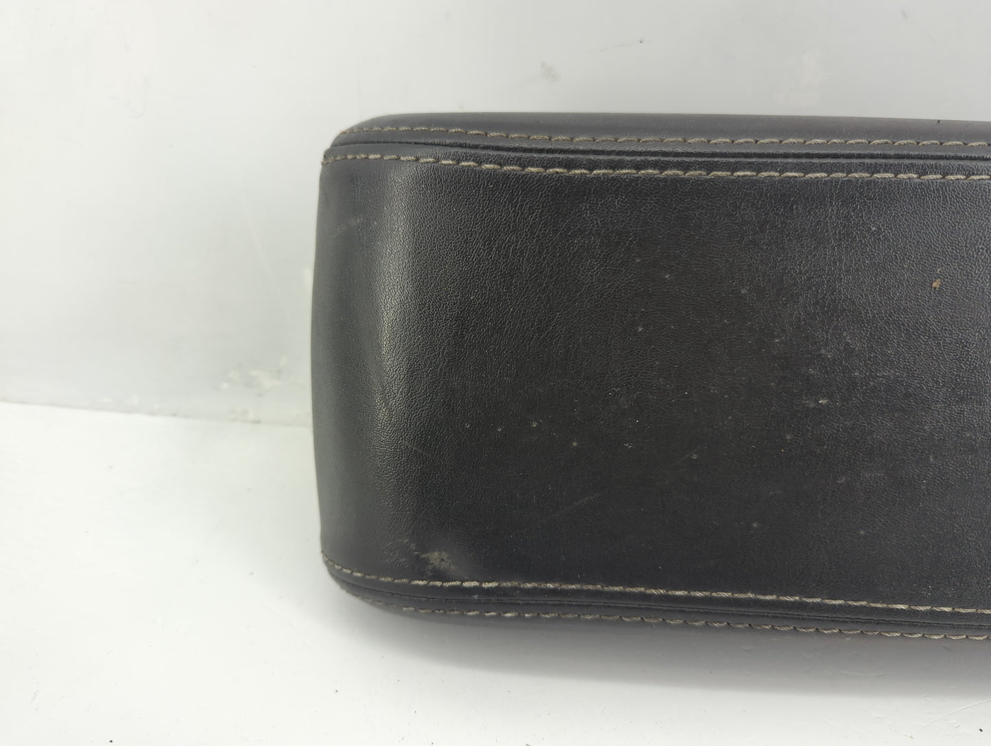 2010-2012 Ford Fusion Center Console Armrest Cover Lid Fits Fits 2010 2011 2012 OEM Used Auto Parts - Oemusedautoparts1.com