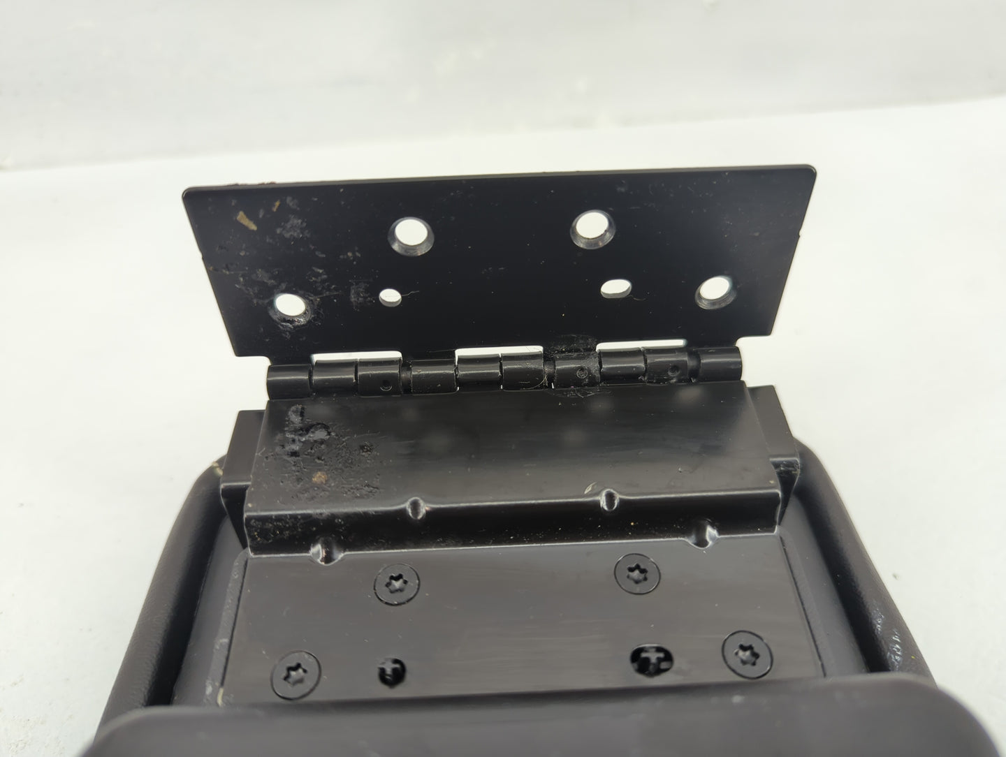 2010-2012 Ford Fusion Center Console Armrest Cover Lid Fits Fits 2010 2011 2012 OEM Used Auto Parts - Oemusedautoparts1.com