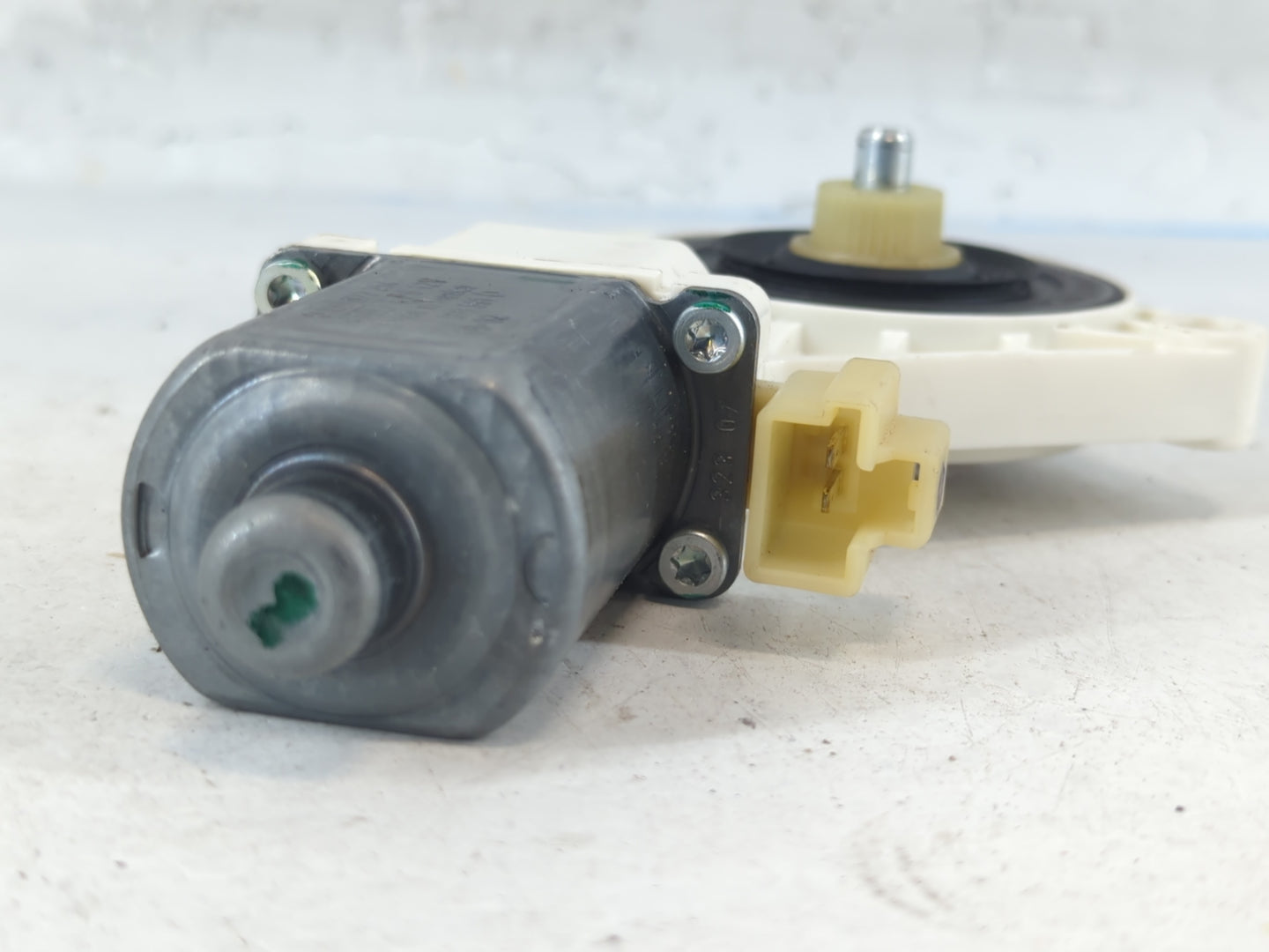 2006-2012 Ford Fusion Passenger Front Right Power Window Motor - Oemusedautoparts1.com