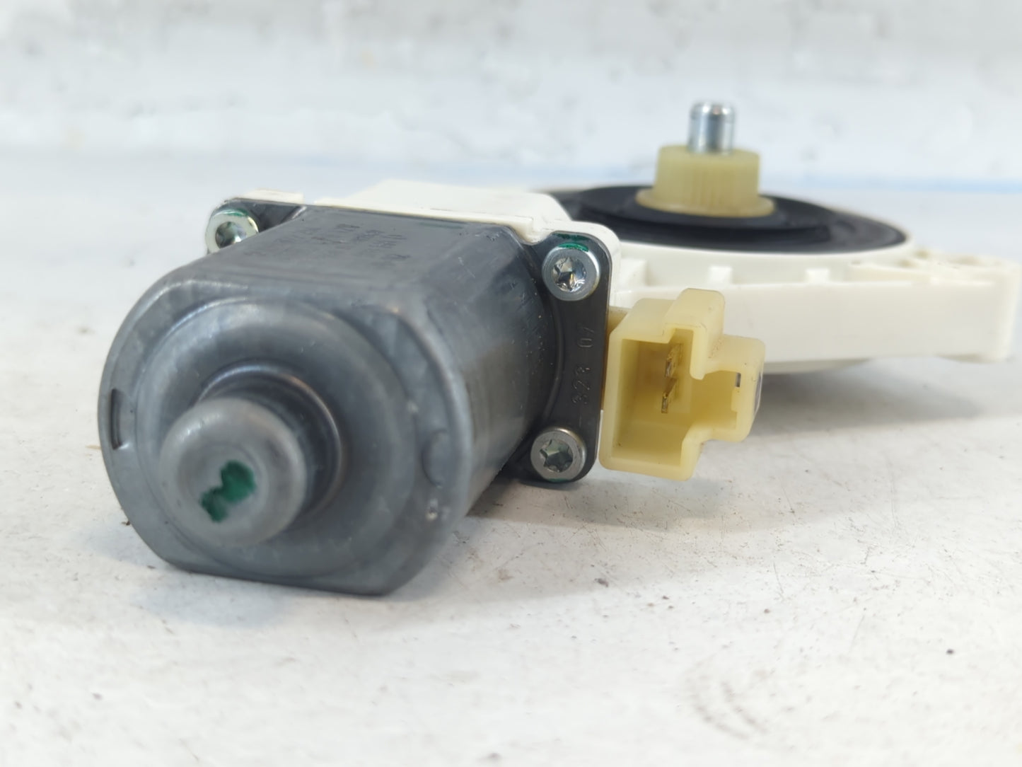 2006-2012 Ford Fusion Passenger Front Right Power Window Motor - Oemusedautoparts1.com