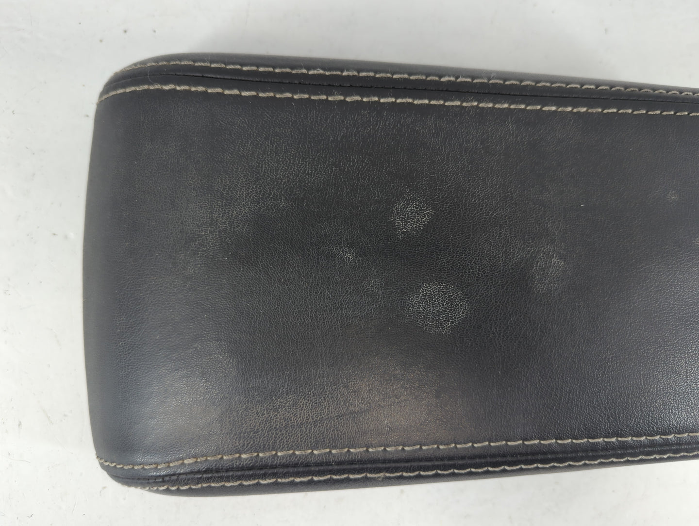 2012 Ford Fusion Center Console Armrest Cover Lid P/N:6E53-5406050-AA Fits OEM Used Auto Parts - Oemusedautoparts1.com