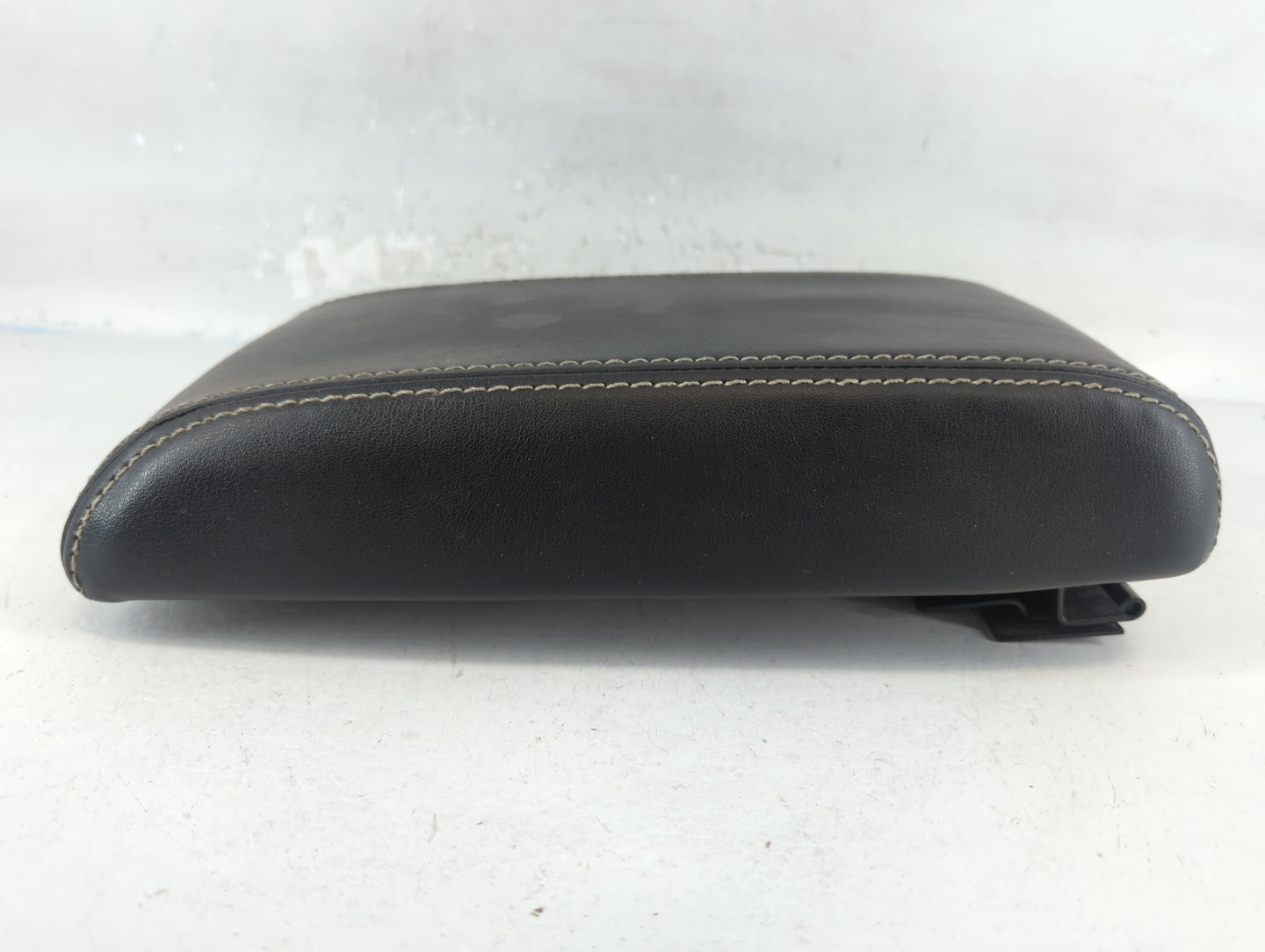 2012 Ford Fusion Center Console Armrest Cover Lid P/N:6E53-5406050-AA Fits OEM Used Auto Parts - Oemusedautoparts1.com