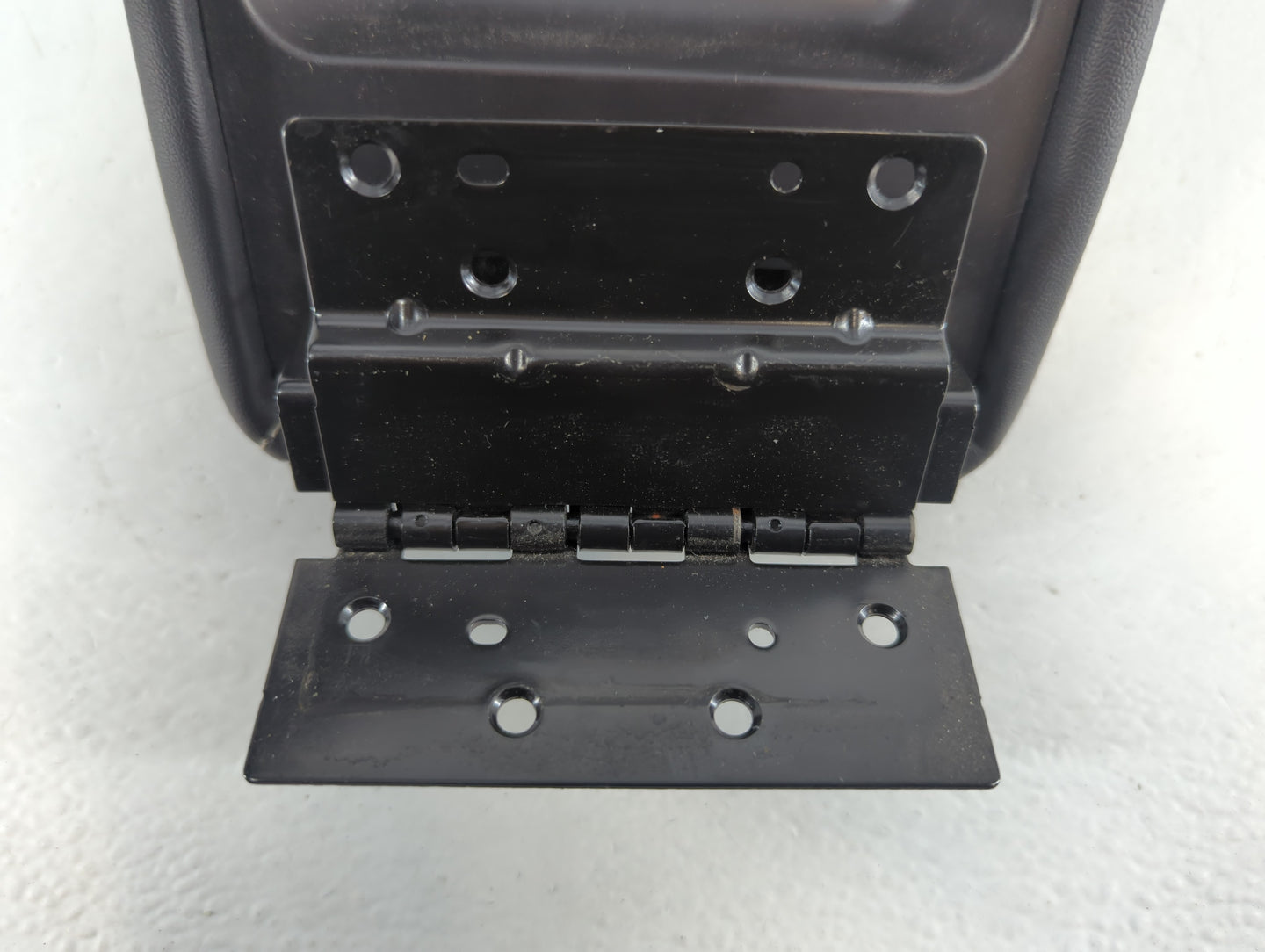 2012 Ford Fusion Center Console Armrest Cover Lid P/N:6E53-5406050-AA Fits OEM Used Auto Parts - Oemusedautoparts1.com