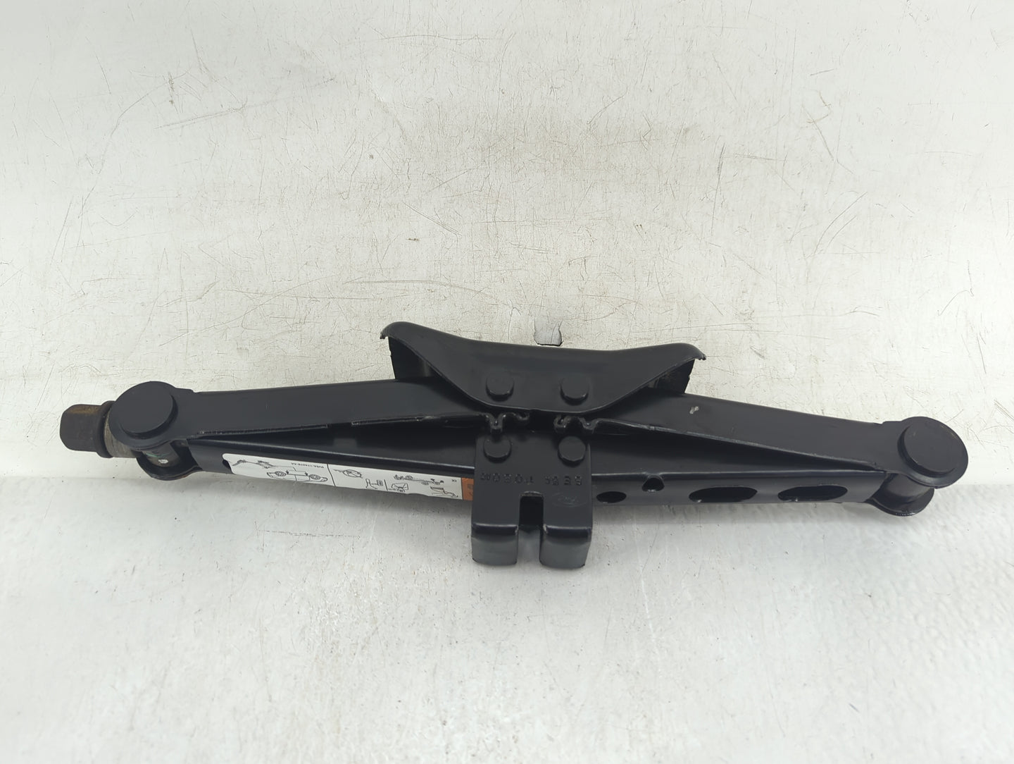 2012 Ford Fusion Spare Scissor Car Jack 835647 - Oemusedautoparts1.com