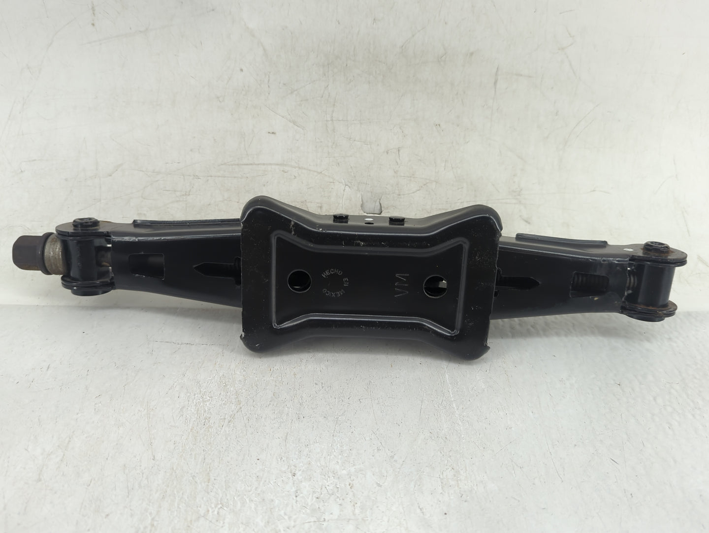 2012 Ford Fusion Spare Scissor Car Jack 835647 - Oemusedautoparts1.com