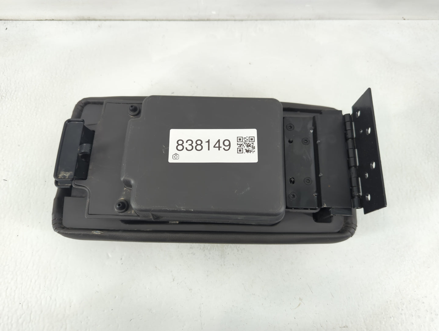 2012 Ford Fusion Center Console Armrest Cover Lid P/N:W1216B Fits OEM Used Auto Parts - Oemusedautoparts1.com