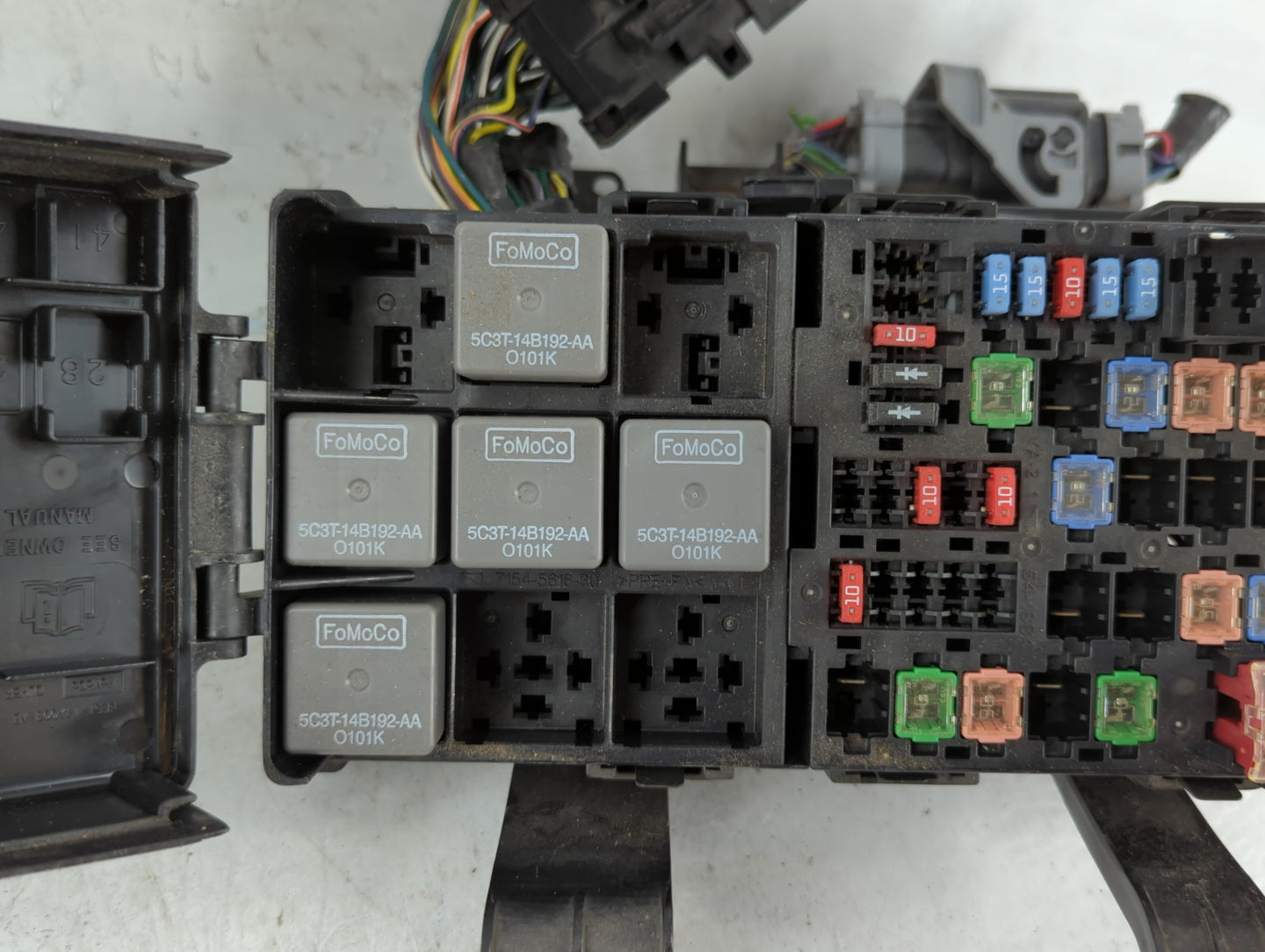 2010-2012 Ford Fusion Fusebox Fuse Box Panel Relay Module P/N:BE5T-14290-E Fits Fits 2010 2011 2012 OEM Used Auto Parts - Oe
