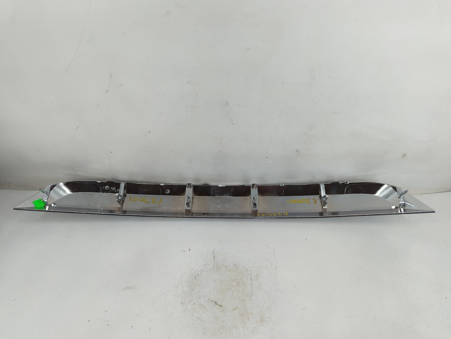 2010-2012 Ford Fusion Front Grille Bumper Not Included - Oemusedautoparts1.com