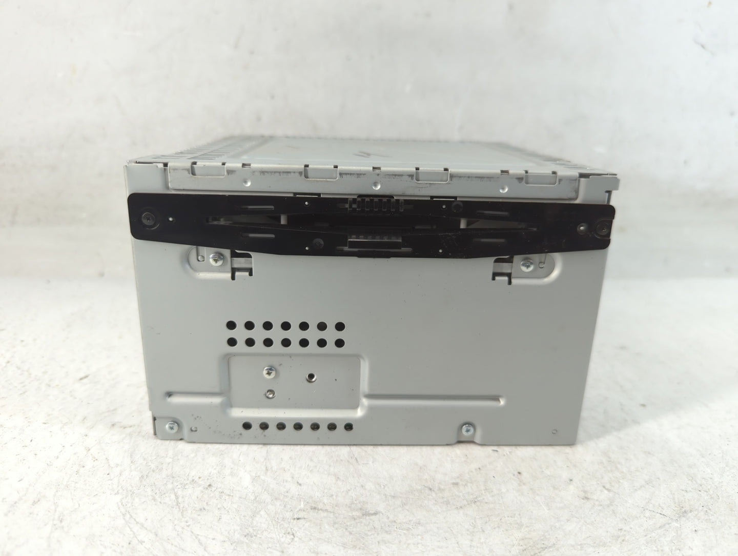 2011-2012 Ford Fusion Radio AM FM Cd Player Receiver Replacement P/N:BE5T-18D822-AB Fits Fits 2011 2012 OEM Used Auto Parts 