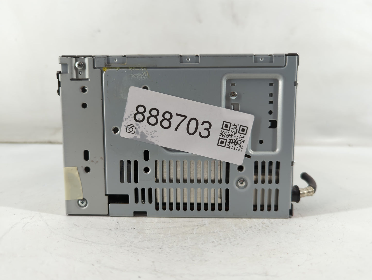 2011-2012 Ford Fusion Radio AM FM Cd Player Receiver Replacement P/N:BE5T-19C107-BA Fits Fits 2011 2012 OEM Used Auto Parts 