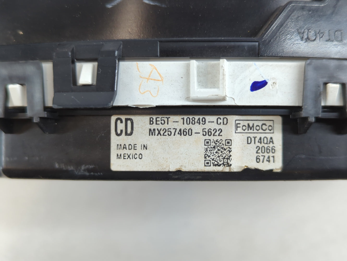 2011-2012 Ford Fusion Instrument Cluster Speedometer Gauges P/N:BE5T-10849-CD Fits Fits 2011 2012 OEM Used Auto Parts - Oemu