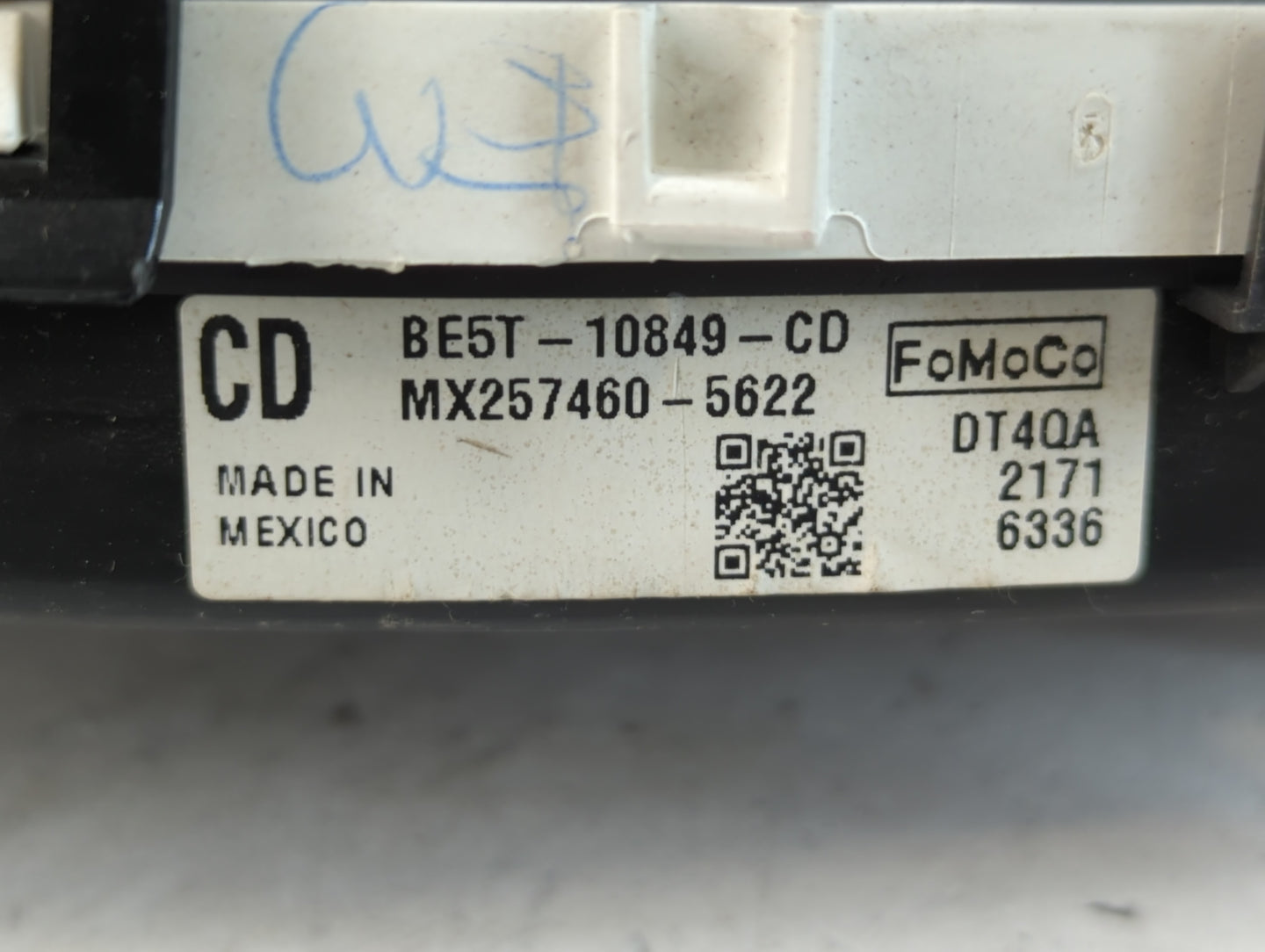 2011-2012 Ford Fusion Instrument Cluster Speedometer Gauges P/N:BE5T-10849-CD Fits Fits 2011 2012 OEM Used Auto Parts - Oemu