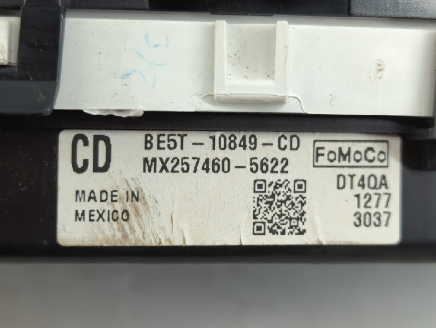 2011-2012 Ford Fusion Instrument Cluster Speedometer Gauges P/N:BE5T-10849-CD Fits Fits 2011 2012 OEM Used Auto Parts - Oemu
