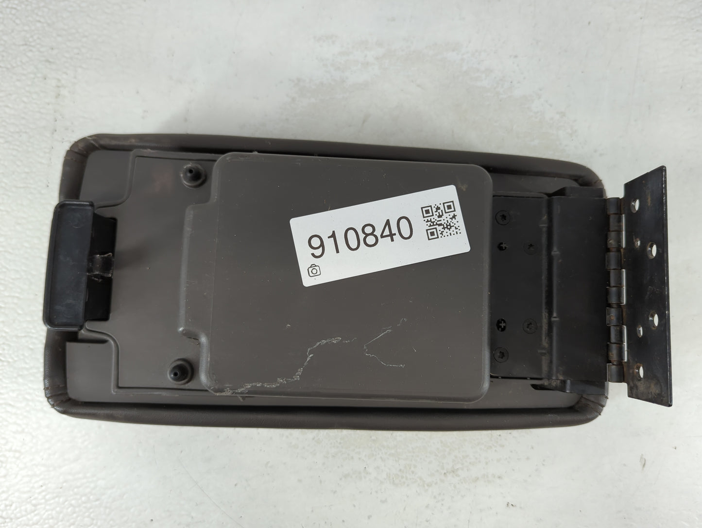2010-2012 Ford Fusion Center Console Armrest Cover Lid Fits Fits 2010 2011 2012 OEM Used Auto Parts - Oemusedautoparts1.com
