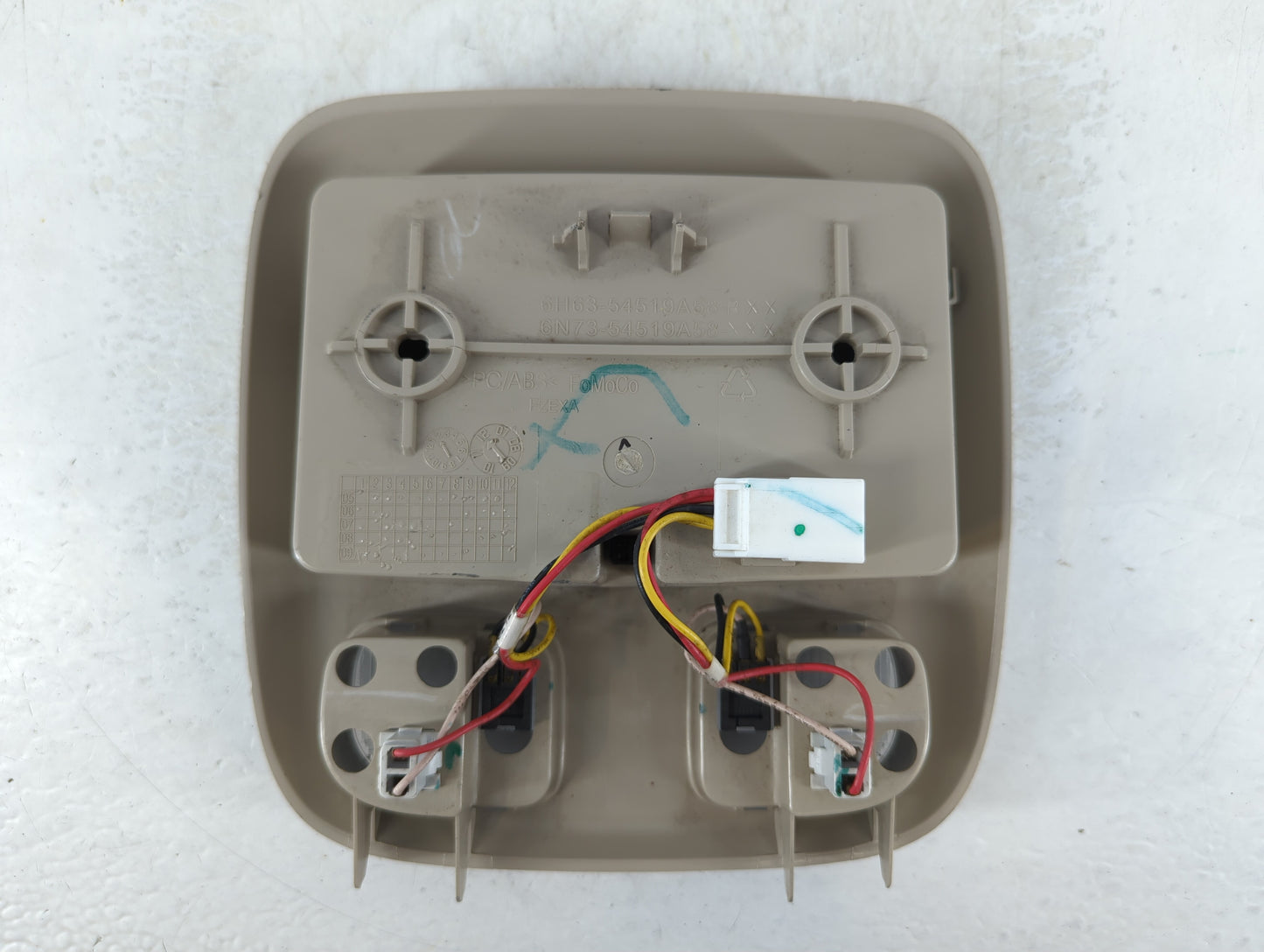 2010-2012 Ford Fusion Overhead Roof Console Interior Dome Light - Oemusedautoparts1.com