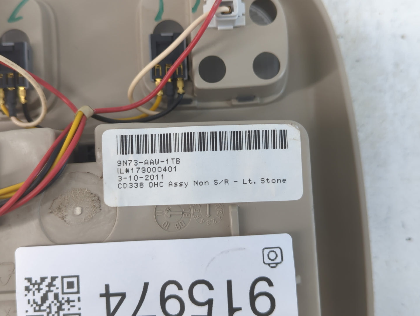 2010-2012 Ford Fusion Overhead Roof Console 915974 - Oemusedautoparts1.com