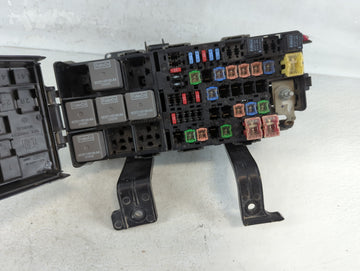 2010-2012 Ford Fusion Fusebox Fuse Box Panel Relay Module P/N:BE5T-14290-E Fits Fits 2010 2011 2012 OEM Used Auto Parts