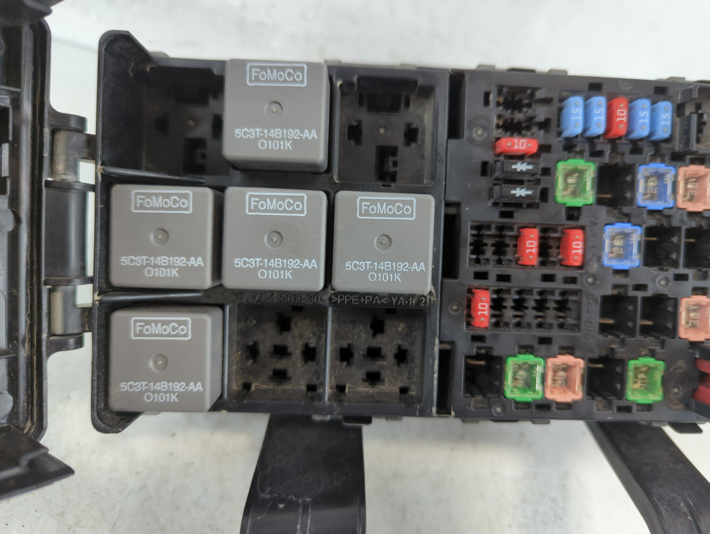 2010-2012 Ford Fusion Fusebox Fuse Box Panel Relay Module P/N:BE5T-14290-E Fits Fits 2010 2011 2012 OEM Used Auto Parts - Oe