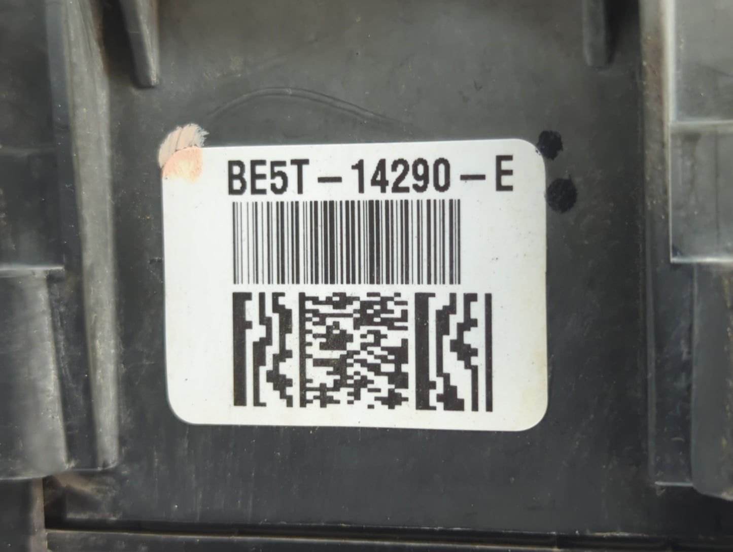 2010-2012 Ford Fusion Fusebox Fuse Box Panel Relay Module P/N:BE5T-14290-E Fits Fits 2010 2011 2012 OEM Used Auto Parts - Oe