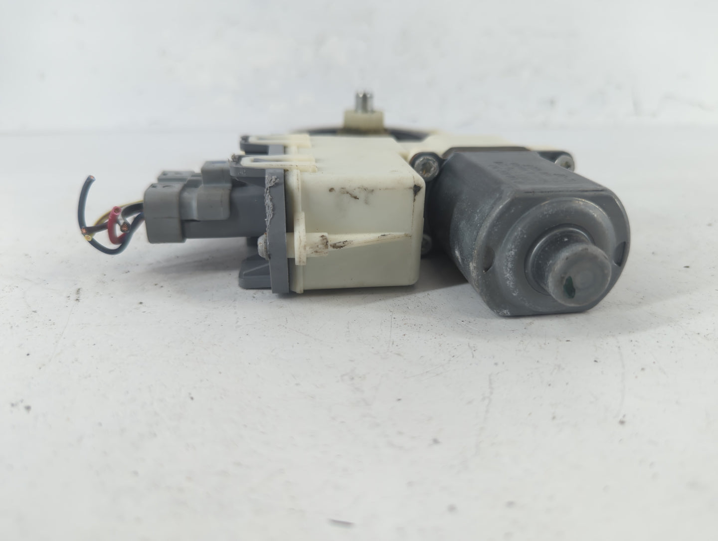 2010-2012 Ford Fusion Driver Front Left Power Window Motor - Oemusedautoparts1.com