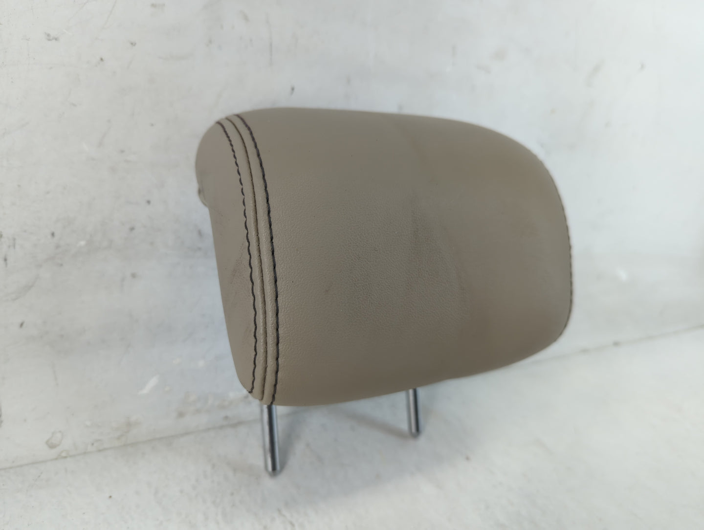 2012 Ford Fusion Headrest Head Rest Rear Center Seat Fits OEM Used Auto Parts - Oemusedautoparts1.com