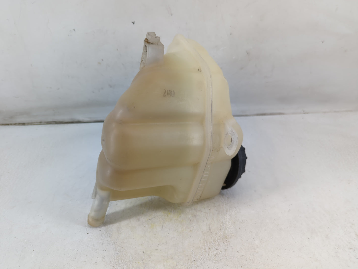 2010-2012 Ford Fusion Radiator Coolant Overflow Expansion Tank Bottle 918431 - Oemusedautoparts1.com