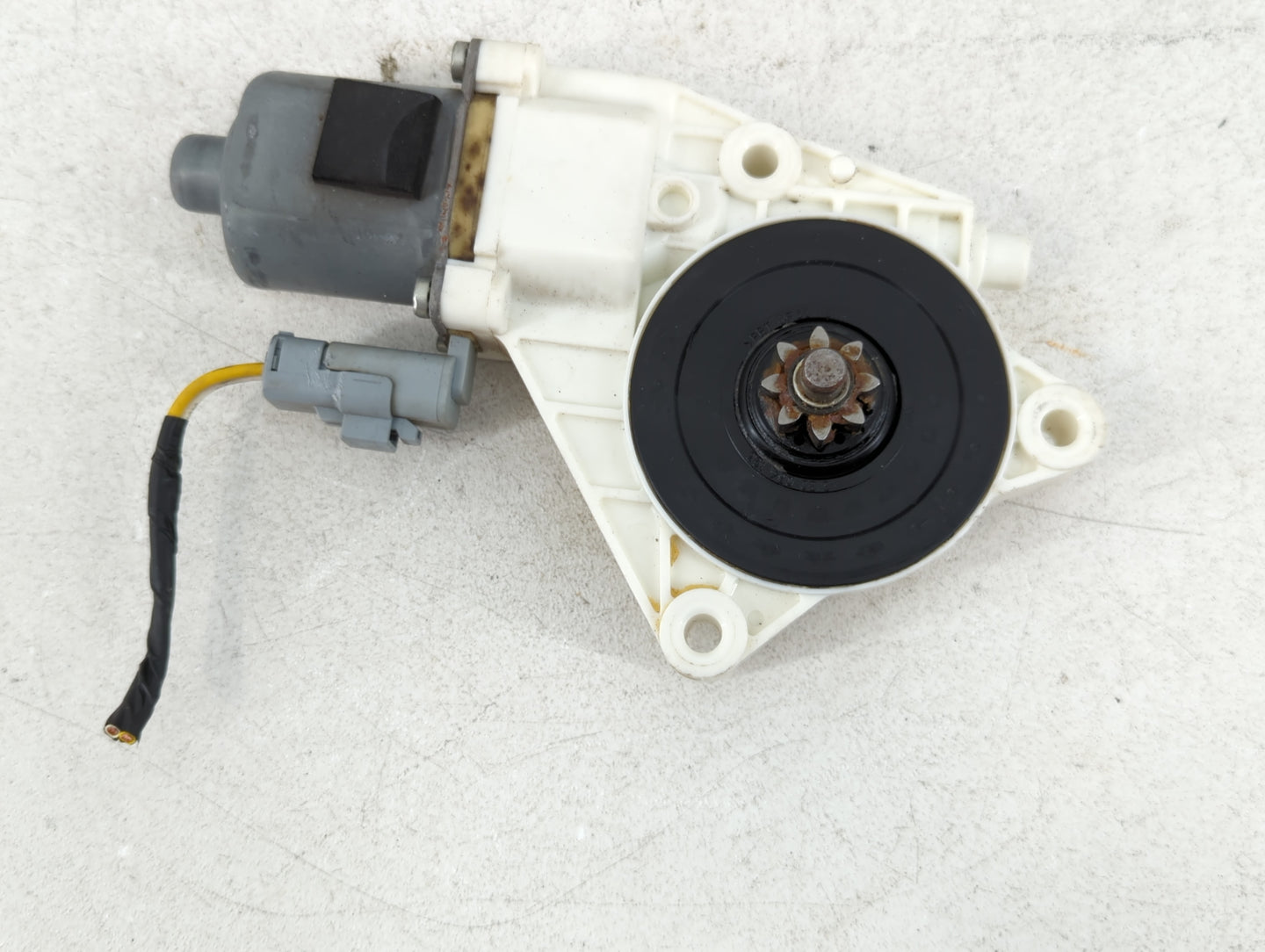 2006-2012 Ford Fusion Used Window Regulator Right Passenger Rear - Oemusedautoparts1.com