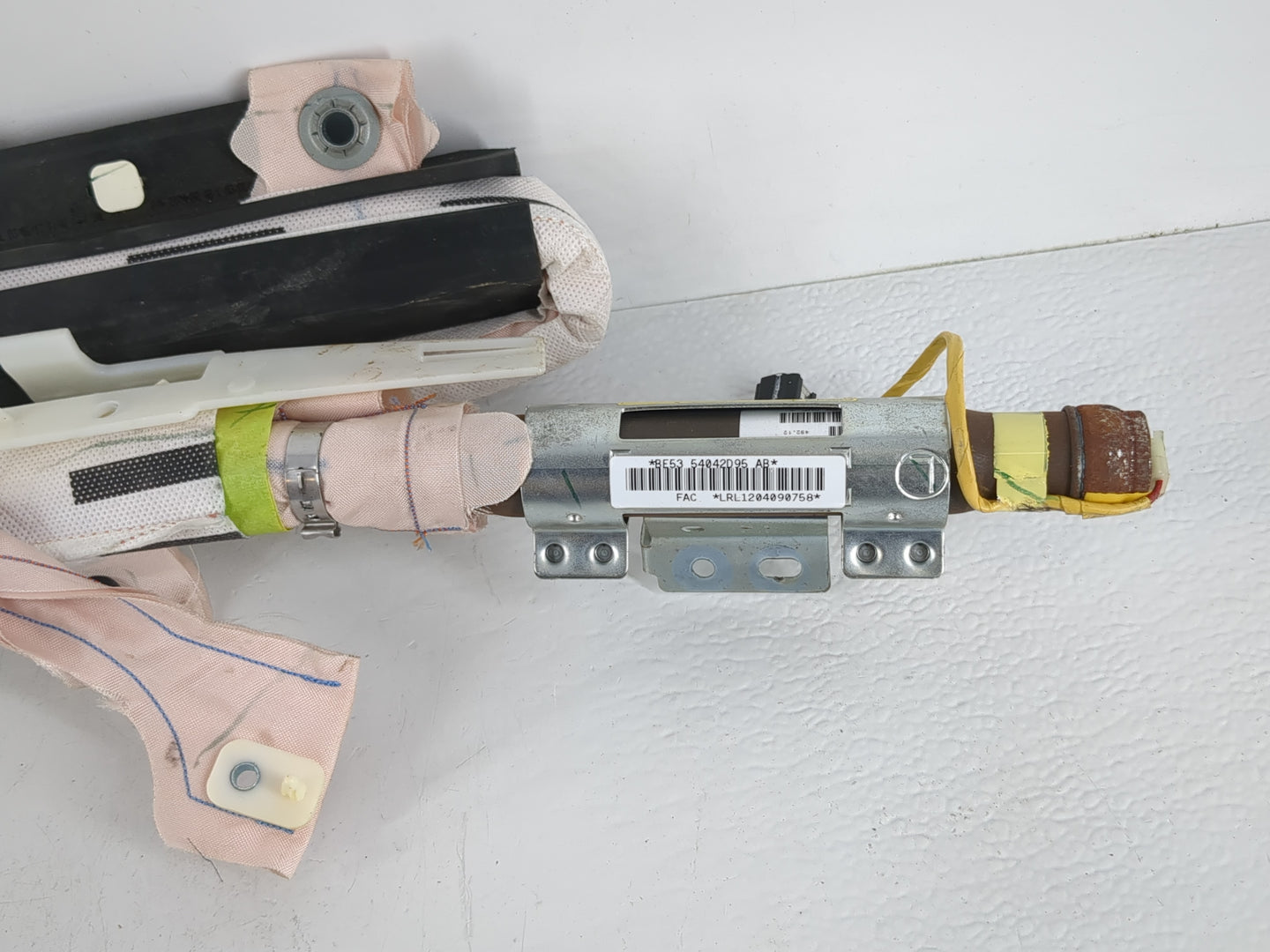 2010-2012 Ford Fusion Air Bag Driver Left Steering Wheel Mounted P/N:54042D95 AB BE53 Fits Fits 2010 2011 2012 OEM Used Auto