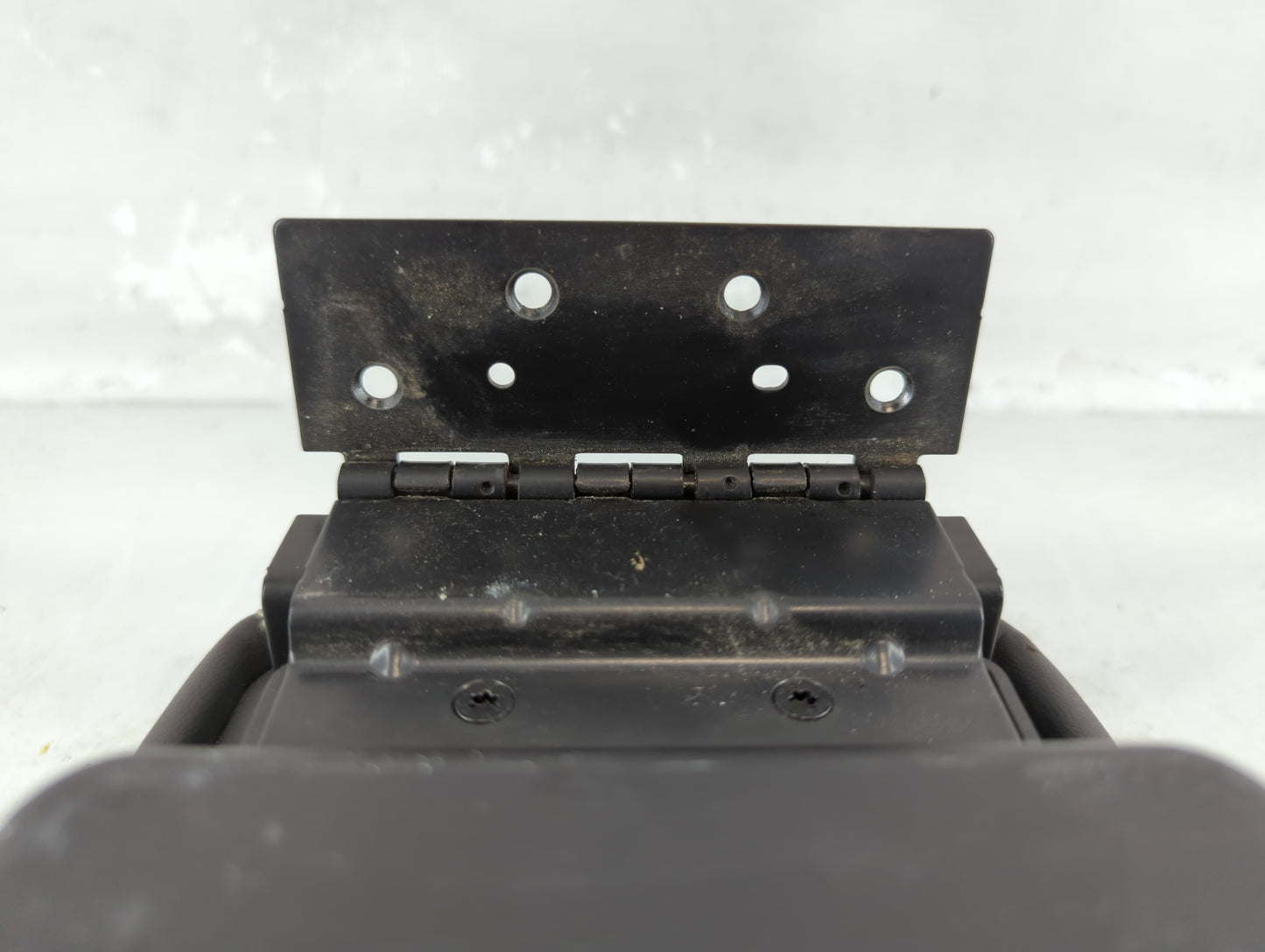 2010-2012 Ford Fusion Center Console Armrest Cover Lid P/N:6e53-5406050-AA Fits Fits 2010 2011 2012 OEM Used Auto Parts - Oe