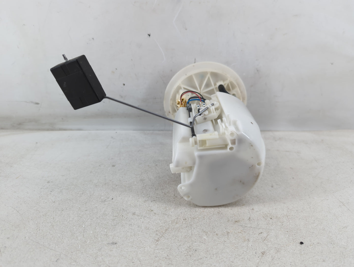 2010-2012 Ford Fusion Electrical Gas Fuel Pump Assembly - Oemusedautoparts1.com