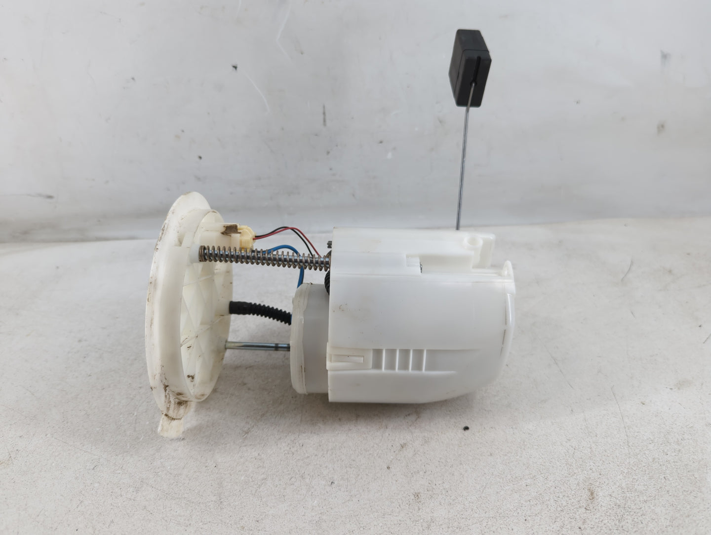 2010-2012 Ford Fusion Electrical Gas Fuel Pump Assembly - Oemusedautoparts1.com