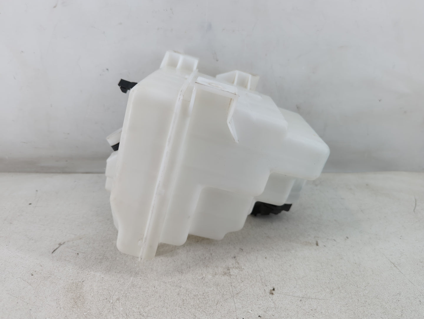 2006-2012 Ford Fusion Windshield Washer Fluid Reservoir Bottle Oem - Oemusedautoparts1.com