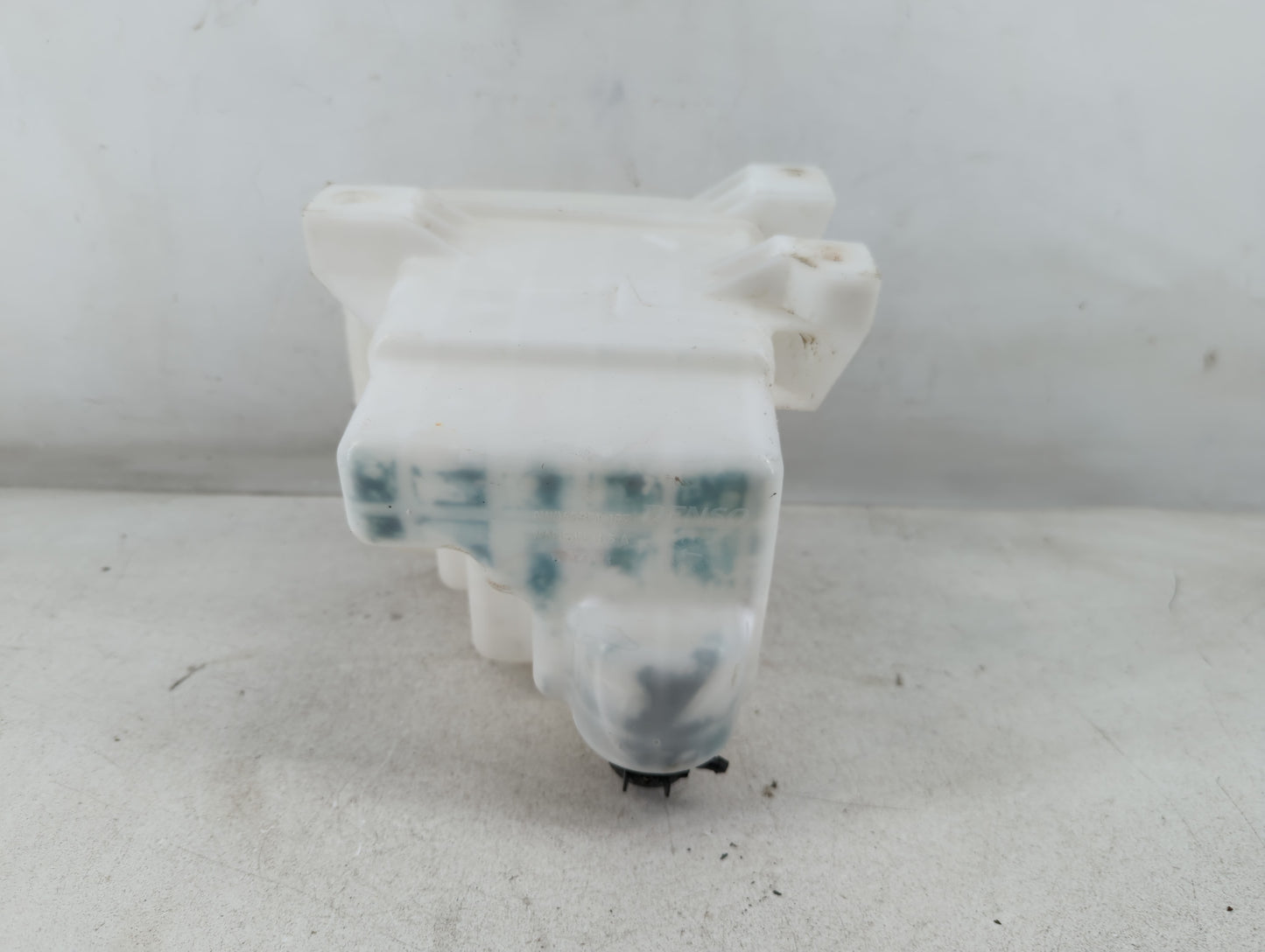 2006-2012 Ford Fusion Windshield Washer Fluid Reservoir Bottle Oem - Oemusedautoparts1.com