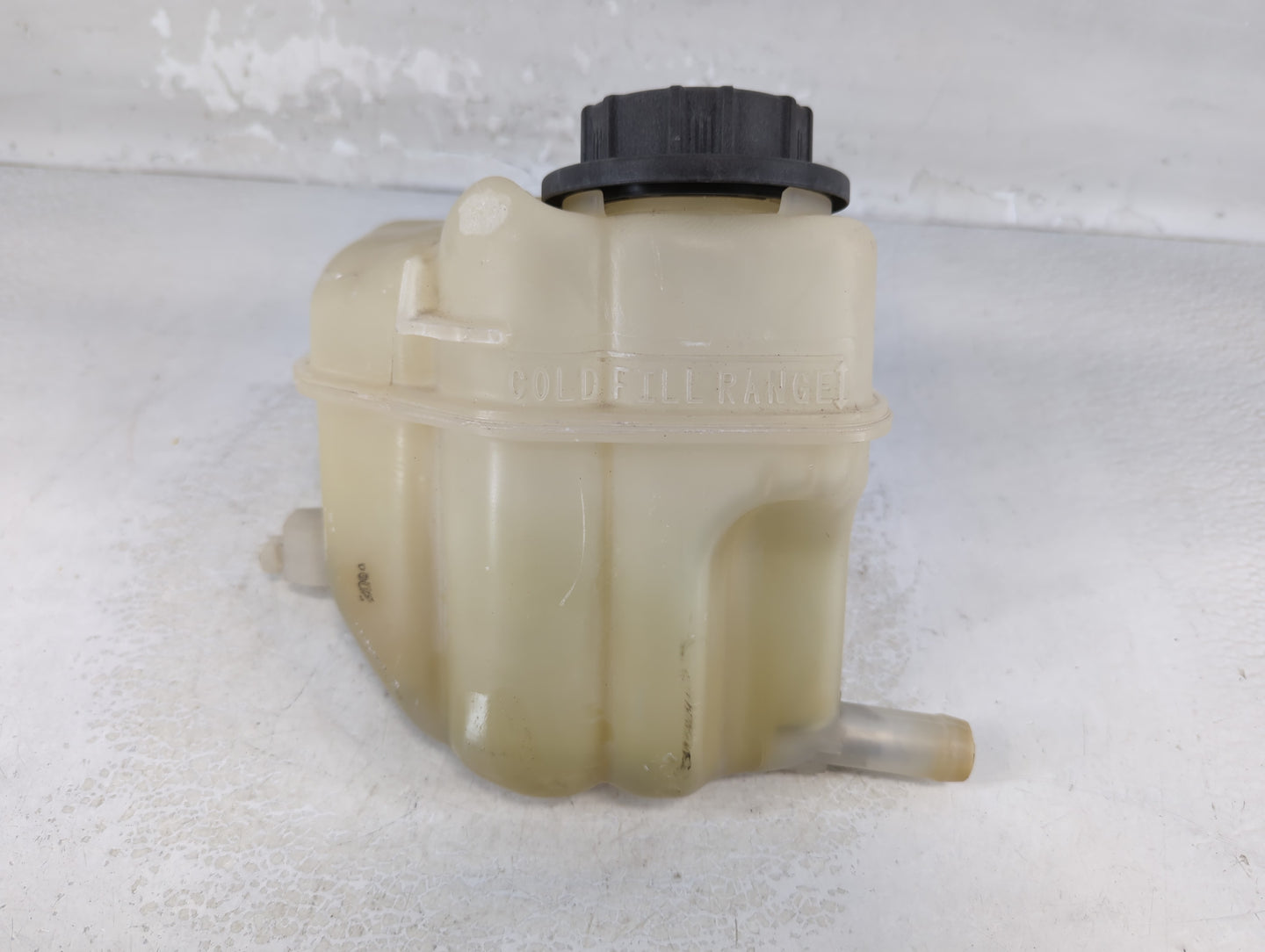 2010-2012 Ford Fusion Radiator Coolant Overflow Expansion Tank Bottle 936561 - Oemusedautoparts1.com