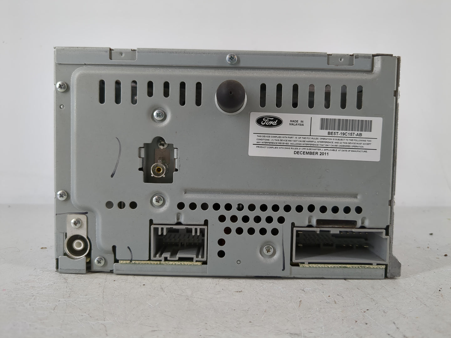 2010-2012 Ford Fusion Radio AM FM Cd Player Receiver Replacement P/N:BE5T-19C157-AB Fits Fits 2010 2011 2012 OEM Used Auto P