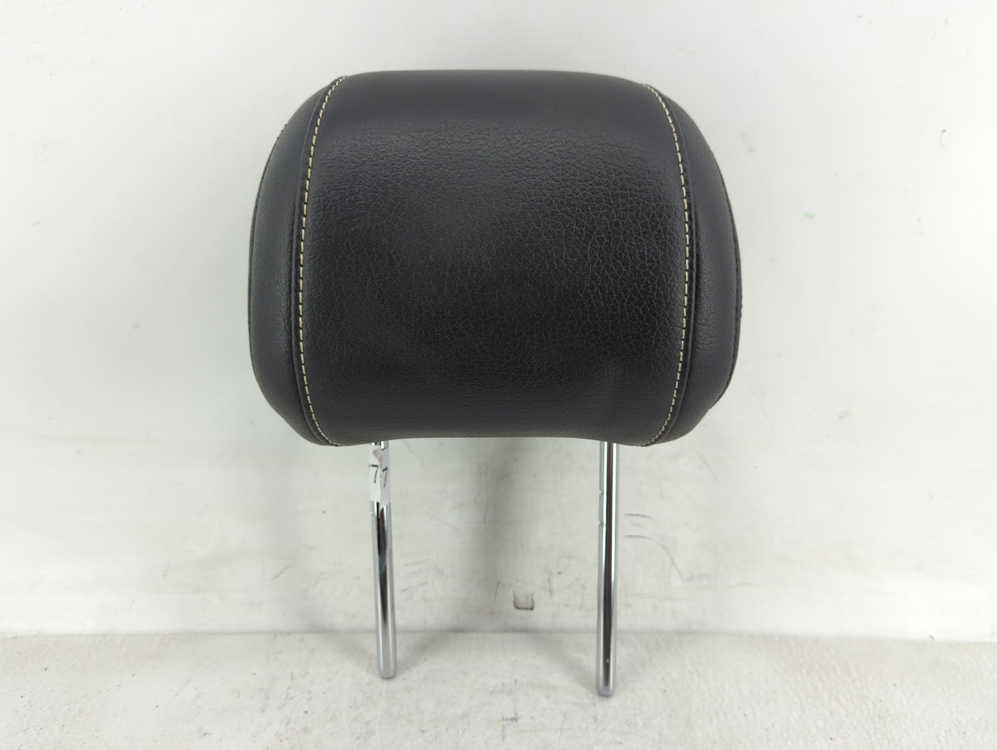 2010-2012 Ford Mustang Headrest Head Rest Front Driver Passenger Seat Fits Fits 2010 2011 2012 OEM Used Auto Parts - Oemused