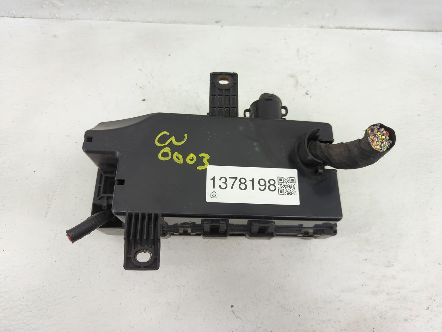 2012-2014 Ford Mustang Fusebox Fuse Box Panel Relay Module P/N:6E5T-14A003-AB Fits Fits 2012 2013 2014 OEM Used Auto Parts -