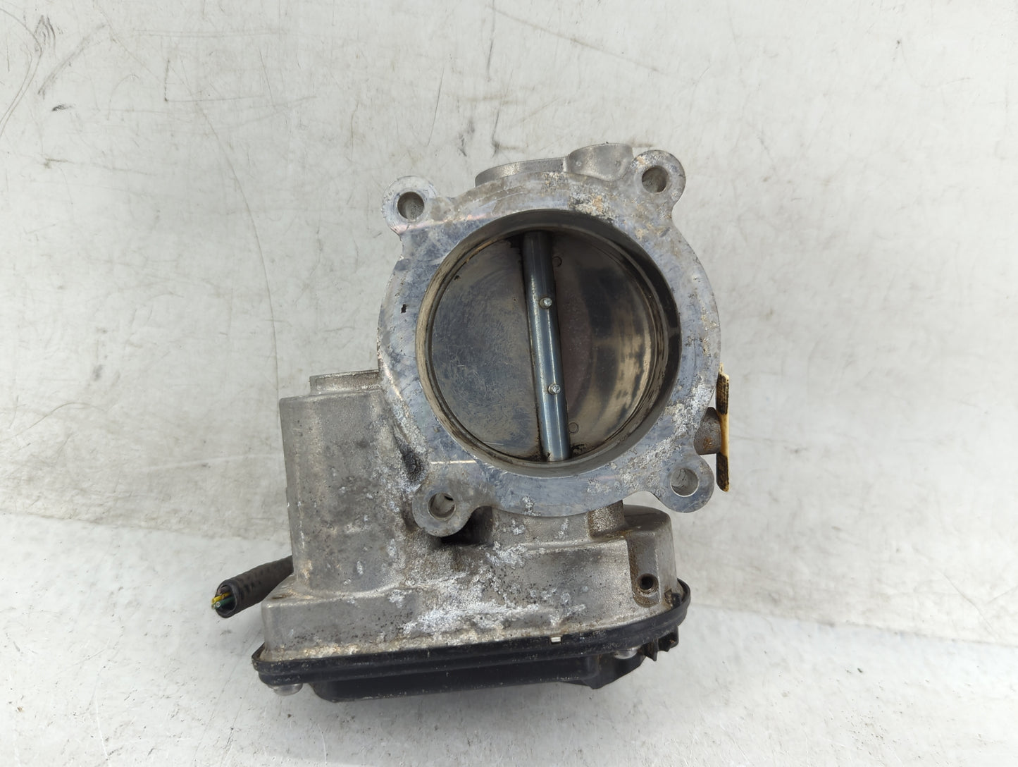 2011-2014 Ford Mustang Throttle Body P/N:AT4E926B Fits Fits 2011 2012 2013 2014 OEM Used Auto Parts - Oemusedautoparts1.com
